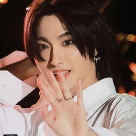 takamori 📚 , fem prns + terms . homoromantic heartening sub . multi .