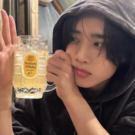 byeong 🍸 , any prns + terms . homosexual , panromantic sub!verse top!lean . ss , taken .