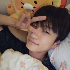 du-ho , masc + neutral prns . any terms . homosexual + panromantic gentle dom . ss , taken .