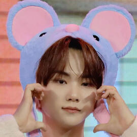 sapphire 💎 , any prns + terms . panromantic . multi .