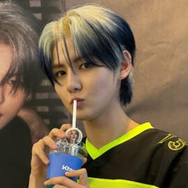 yeong ๐ , masc + fem prns + terms . homoromantic . multi .